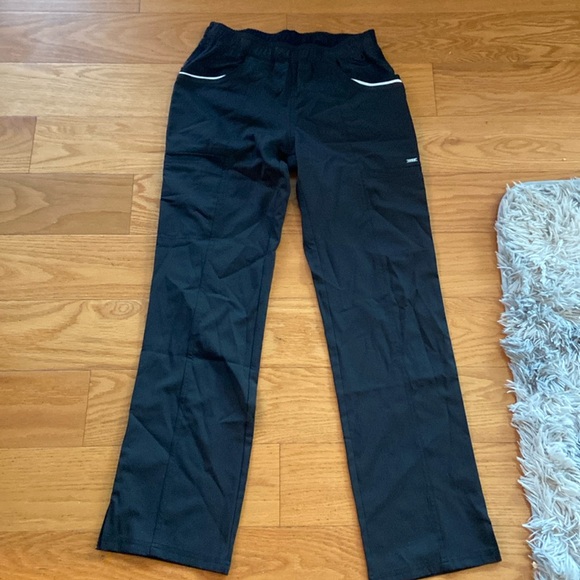 Black pants with lots of pockets - Picture 1 of 4